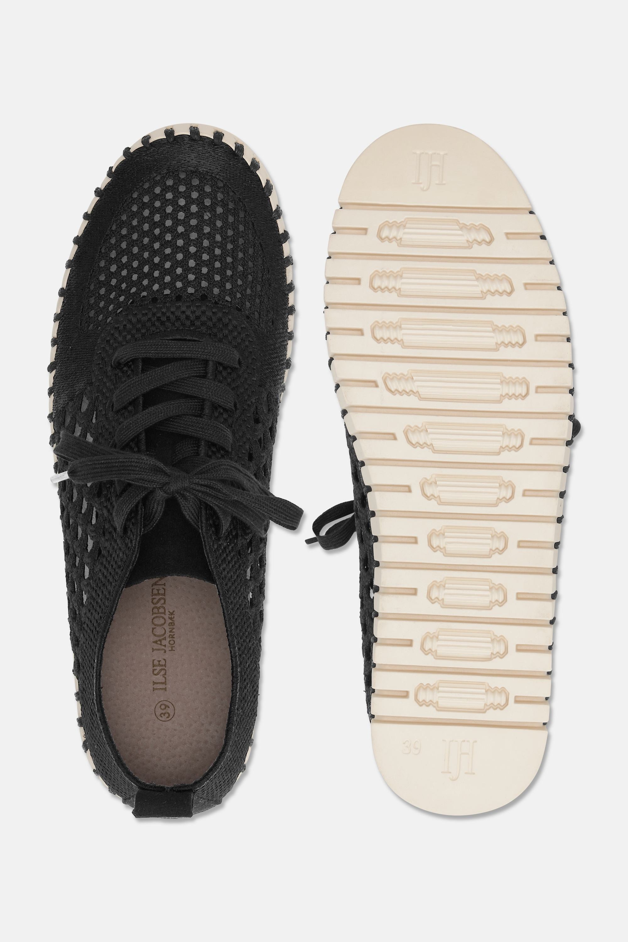 Tulip Embroidery - Black Pearled Ivory